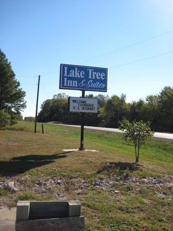Lake Tree Inn & Suites Marion Esterno foto