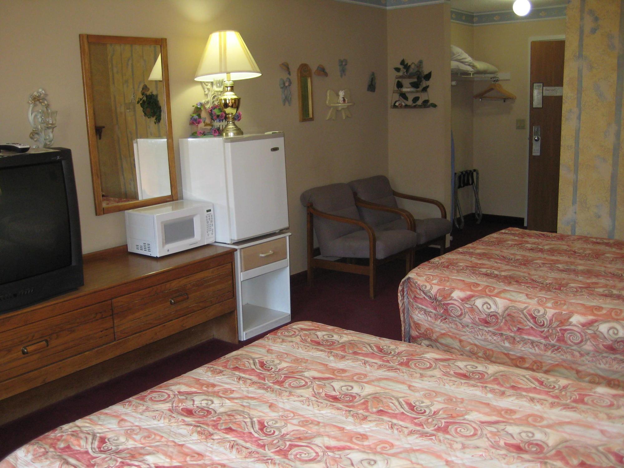 Lake Tree Inn & Suites Marion Esterno foto